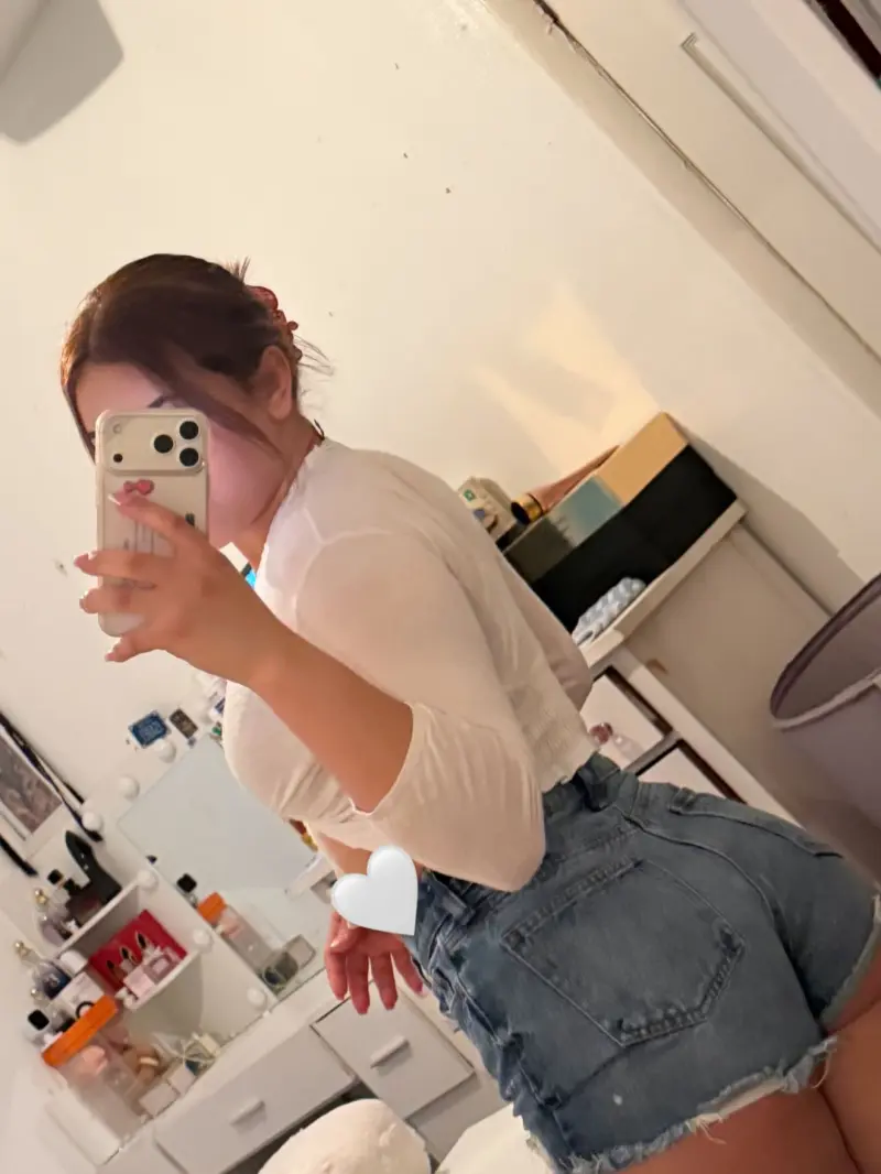 hotitov435 (18) female from US - sexting partner