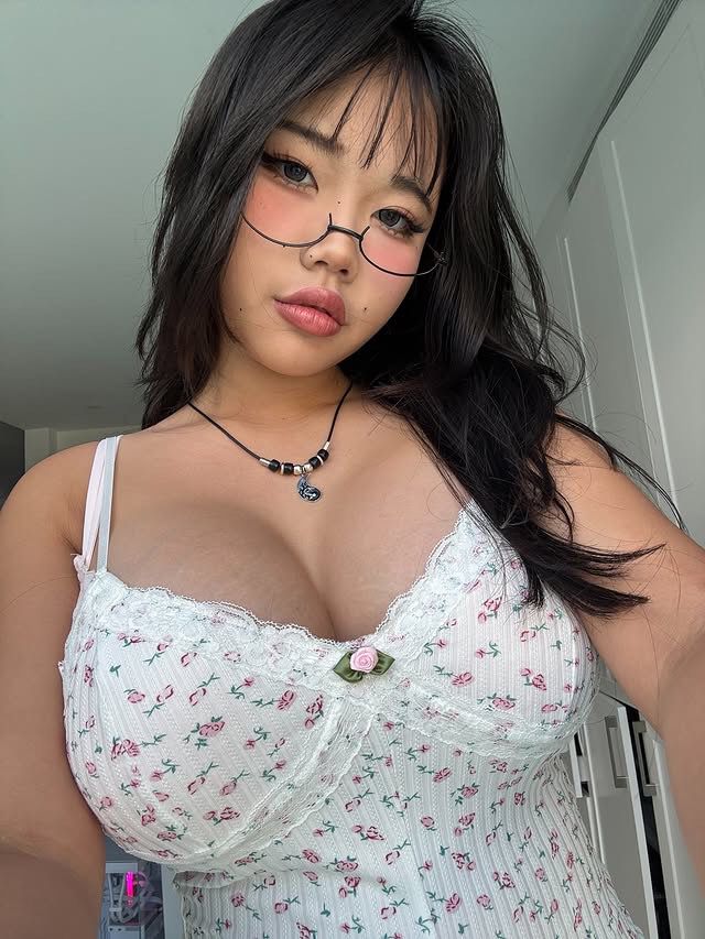 hotkidegg554 from US