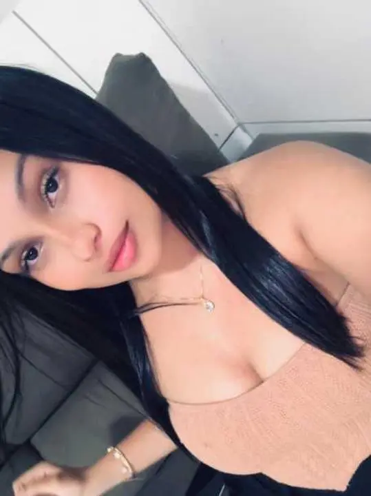 hotsexy4 (18) female from US - sexting partner