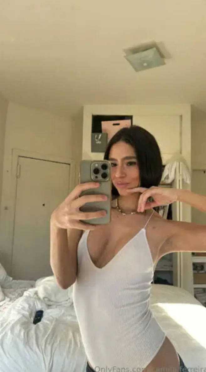 hovinlo (18) female from US - sexting partner