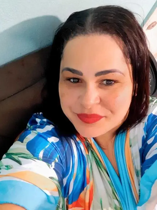 howejuma (18) female from DK - sexting partner