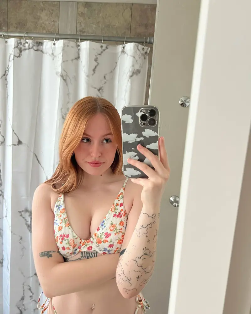 hs9030056 (18) female from US - sexting partner