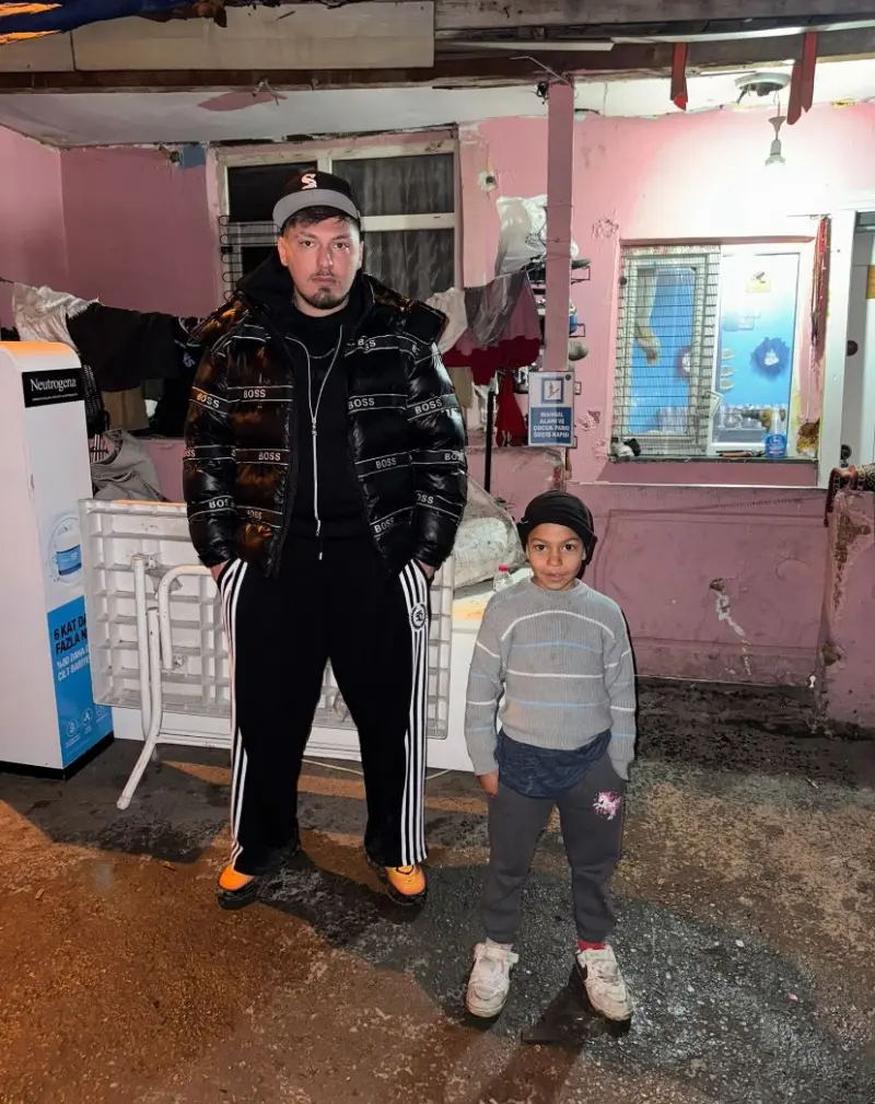 hskwjwknw284 (18) male from TR - sexting partner