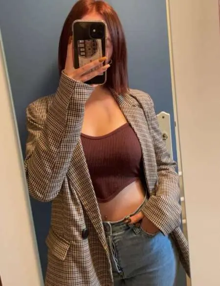 hujosawe (18) female from FI - sexting partner