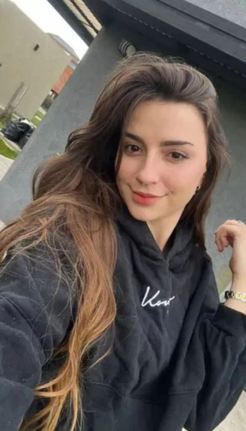 hzolwpo (21) female from US - sexting partner