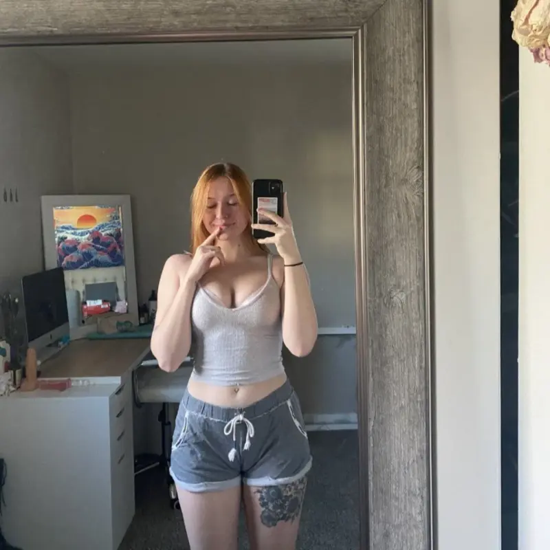 iloveyou83888 (18) female from US - sexting partner