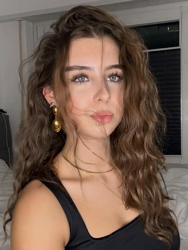 ix1qm2u6oo (18) female from GB - sexting partner