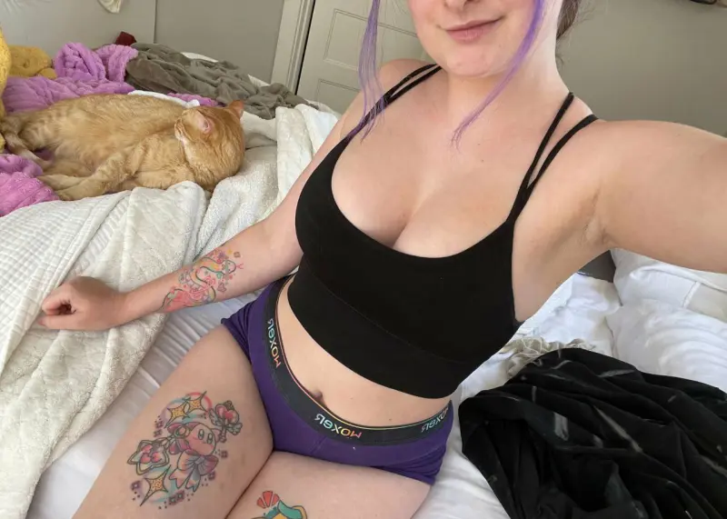 jabagal319 (18) female from CA - sexting partner