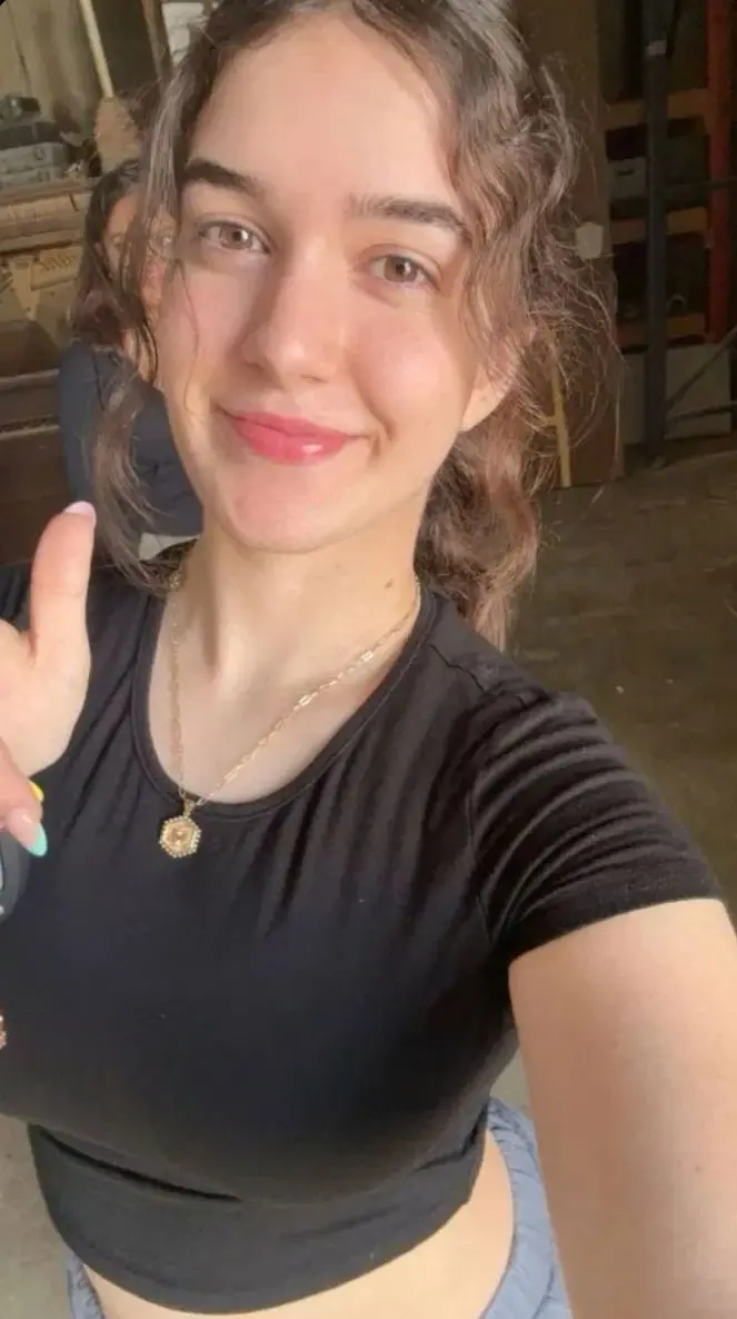 jafifaty (22) female from US - sexting partner