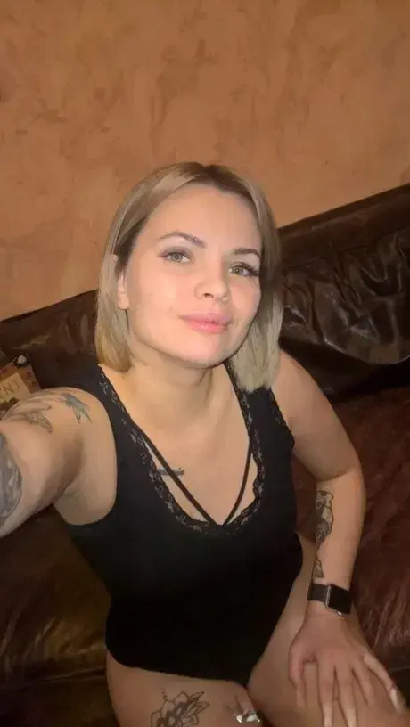 jafifid238 (18) female from GB - sexting partner