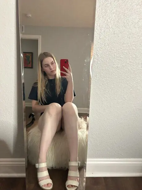 jakirar685 (18) female from US - sexting partner