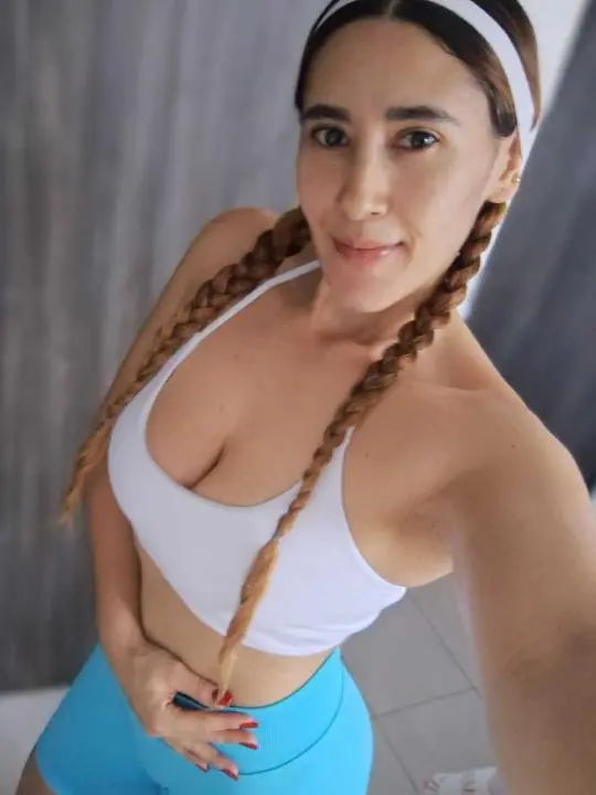 jalaki (18) female from AT - sexting partner