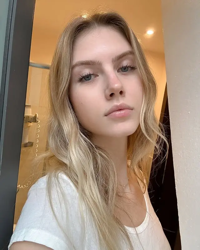 jalokeb988 (18) female from GB - sexting partner