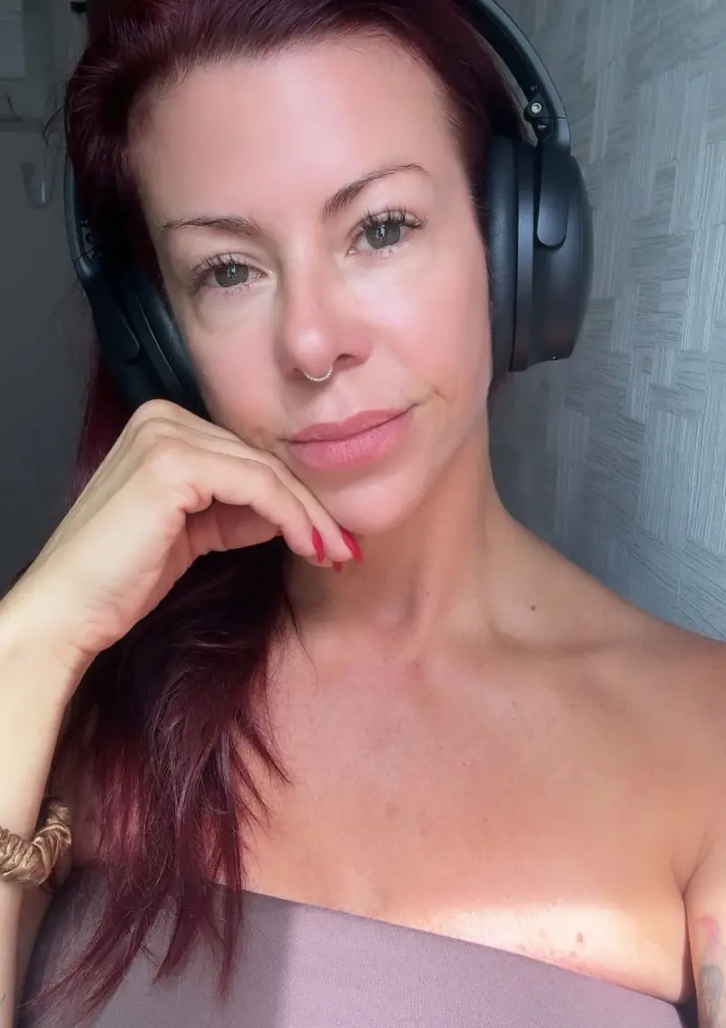 jameskaties60 (18) female from US - sexting partner