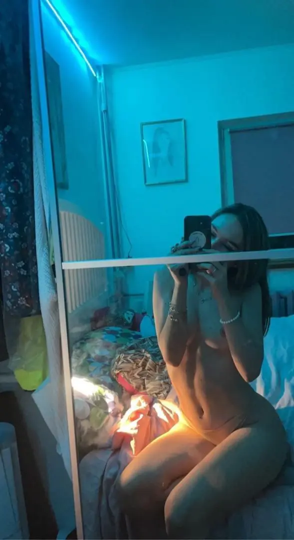 janelizzy7777 (19) female from SK - sexting partner