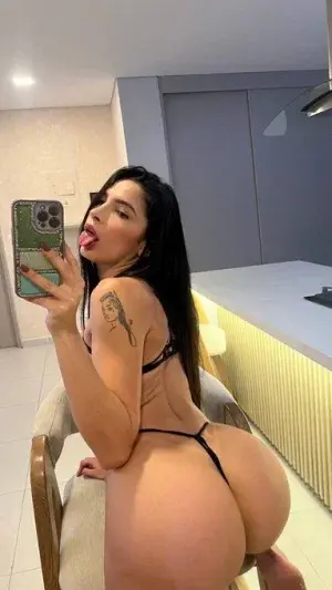 japhethamelia47 (18) female from US - sexting partner