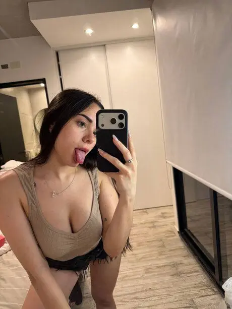 jarimi7125 (18) female from US - sexting partner