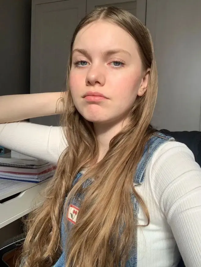 jatoxjkio (18) female from SE - sexting partner