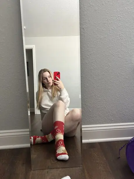 jaxedal340 (18) female from US - sexting partner