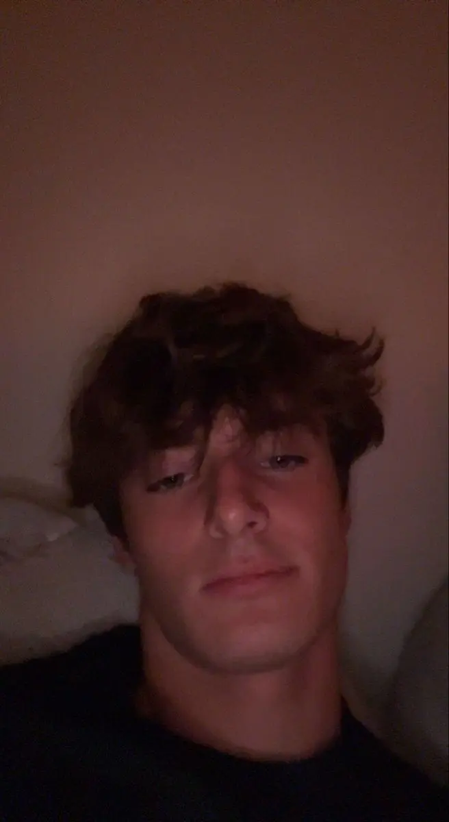 jaxxen595 (18) male from US - similar profile