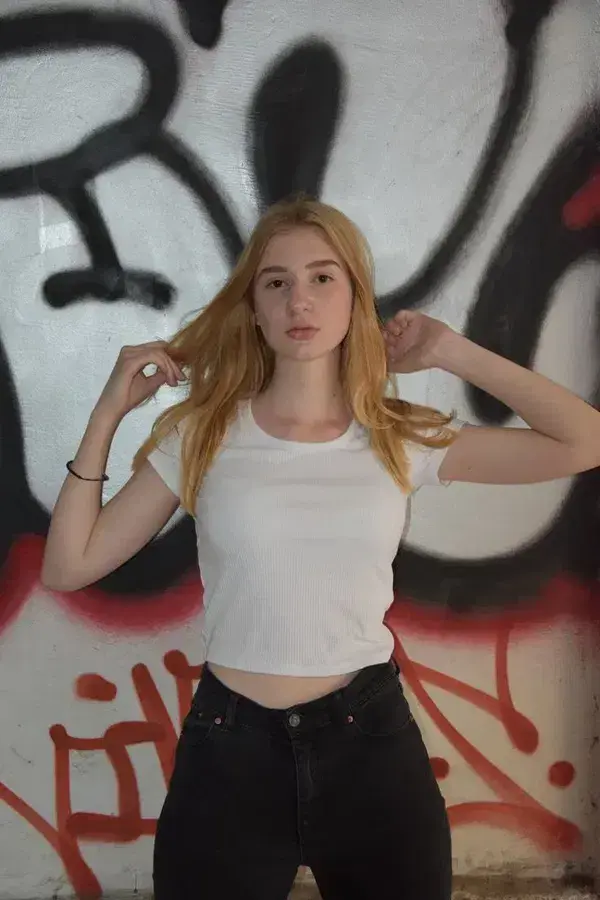 jefowap996 (24) female from GB - sexting partner