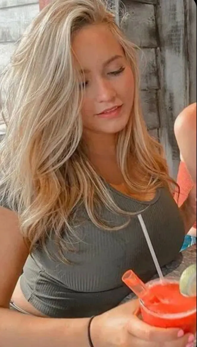 jejowa (18) female from US - sexting partner