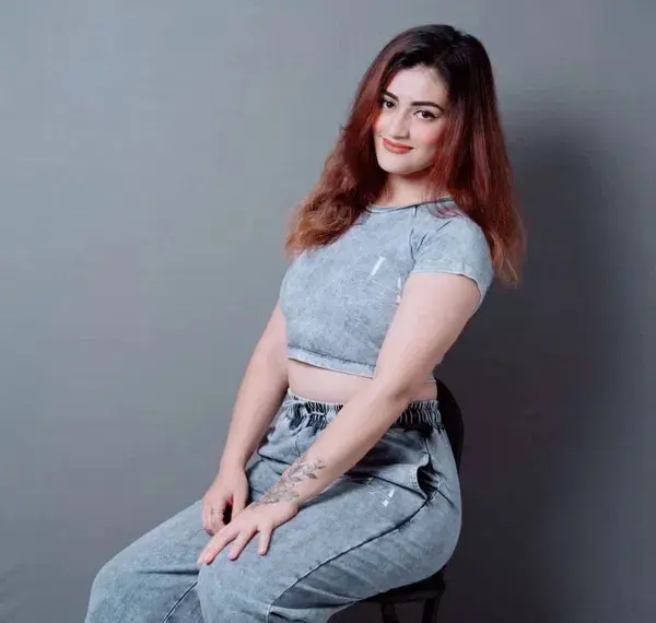 jeloc47142 (23) female from CA - sexting partner