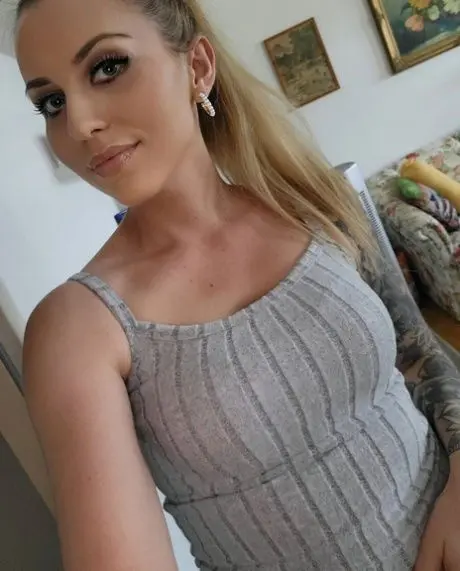 jeregeg414 (25) female from US - sexting partner