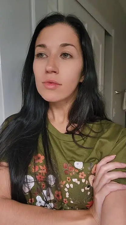 jessicawall12081989 (18) female from US - sexting partner