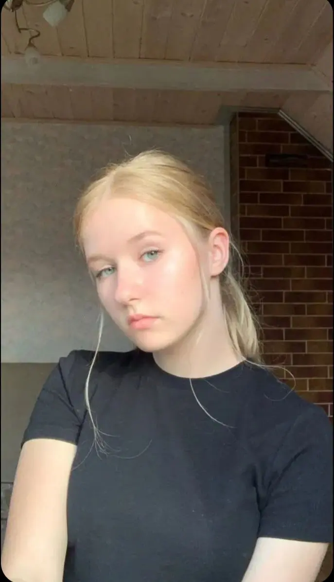 jexapg (18) female from GB - sexting partner