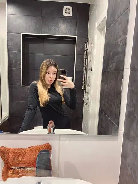 jexof16308 (22) female from US - sexting partner