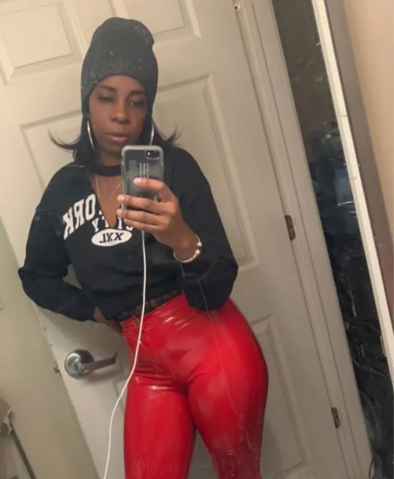 jeyefeg365 (18) female from US - sexting partner