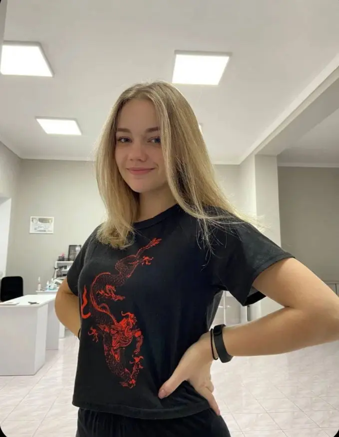 jicomj (18) female from US - sexting partner