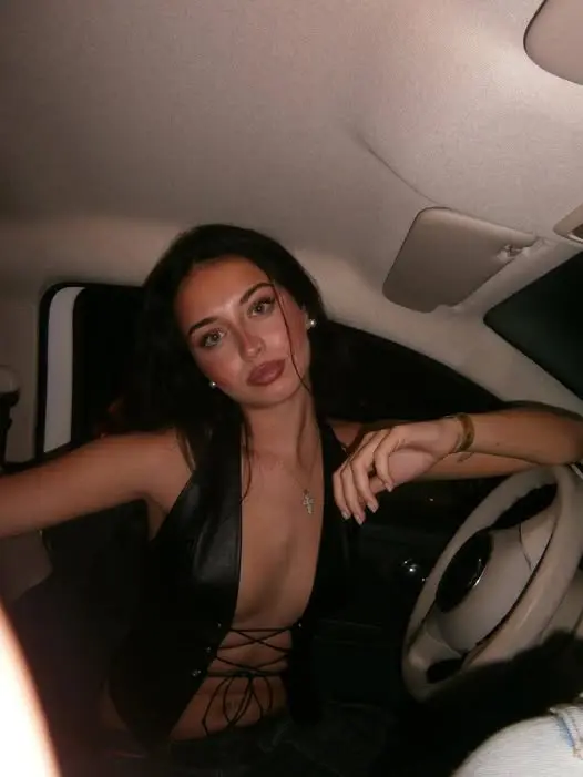 jinajo1691 (18) female from GB - sexting partner