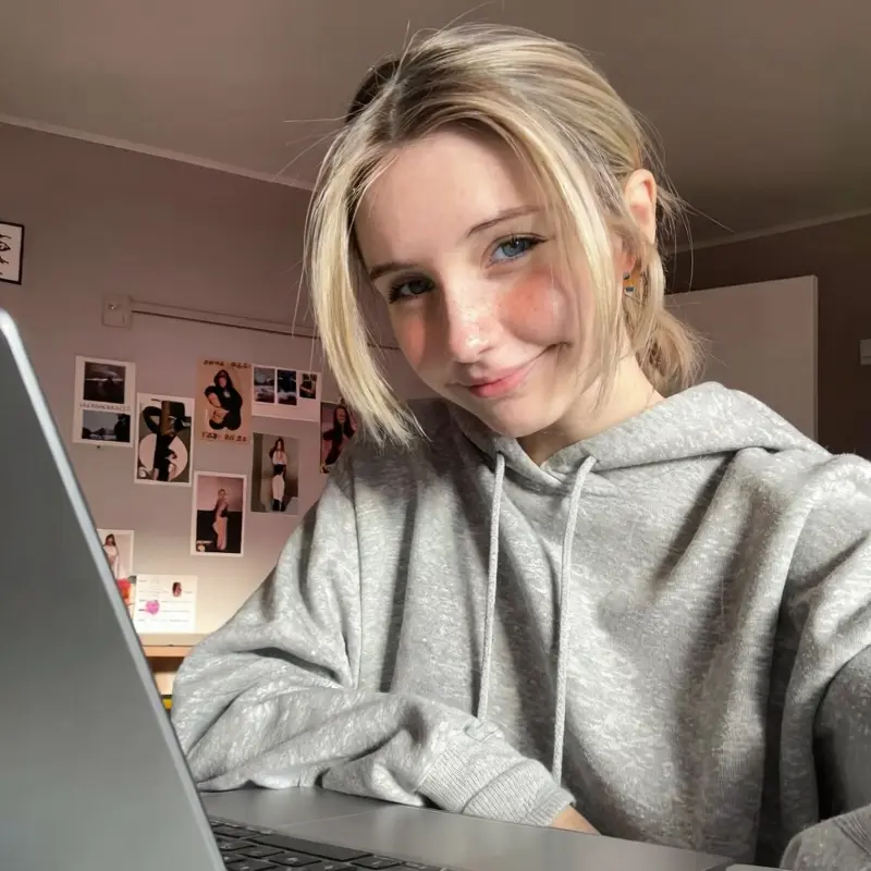 jitoh11726 (18) female from GB - sexting partner