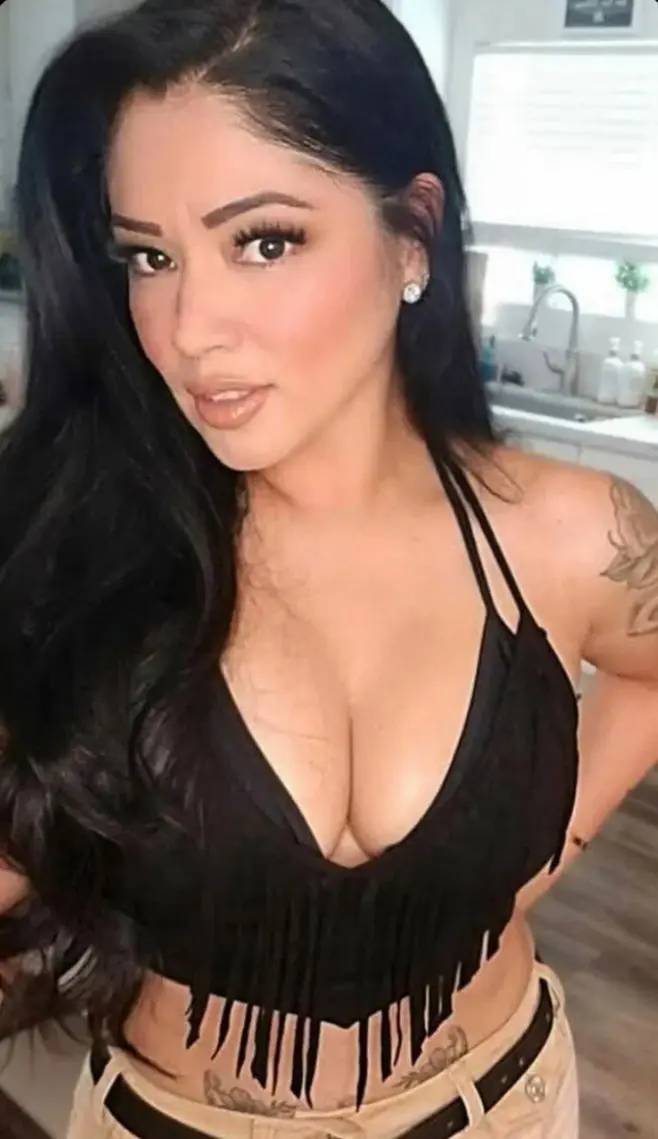 jivireco (22) female from GB - sexting partner