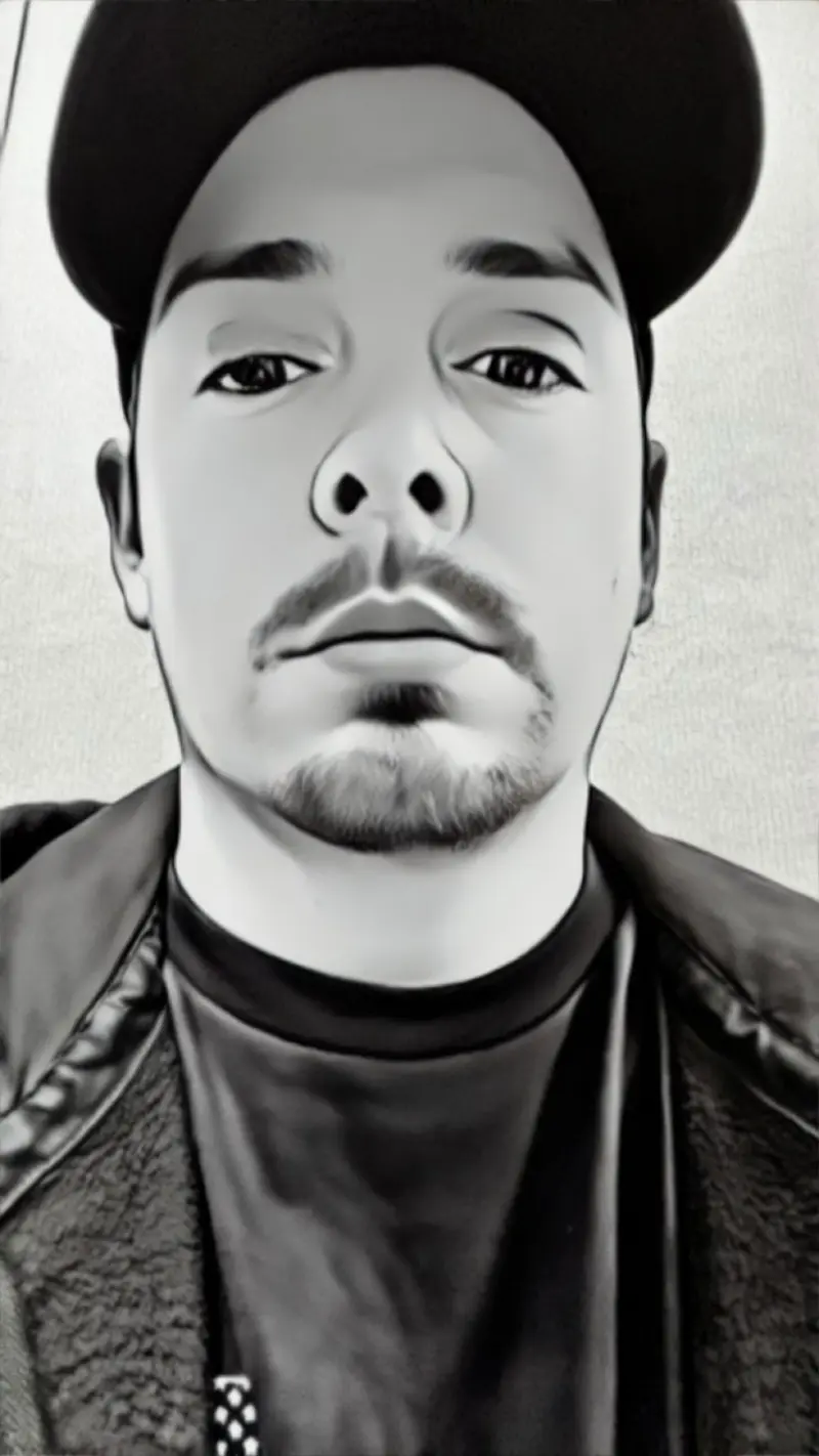 jmully07070 (18) male from US - sexting partner