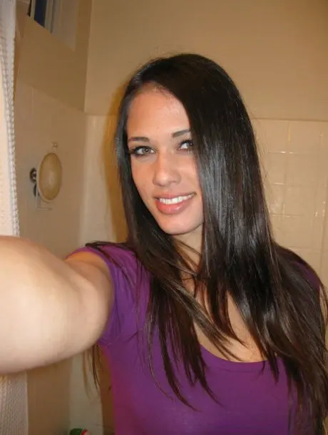 jobom96404 (18) female from GB - sexting partner