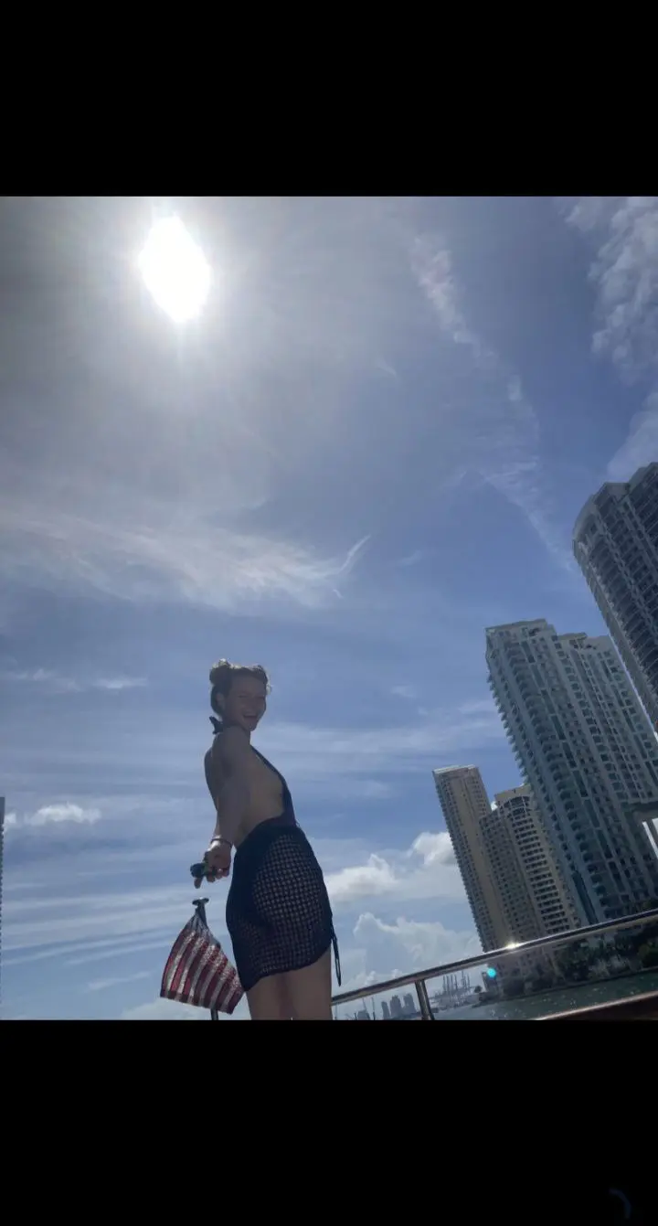 jocod23358 (25) female from GB - similar profile