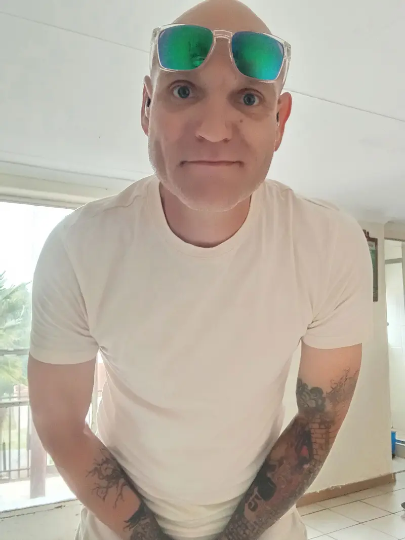 johnnygertzen15 (41) male from ZA - similar profile