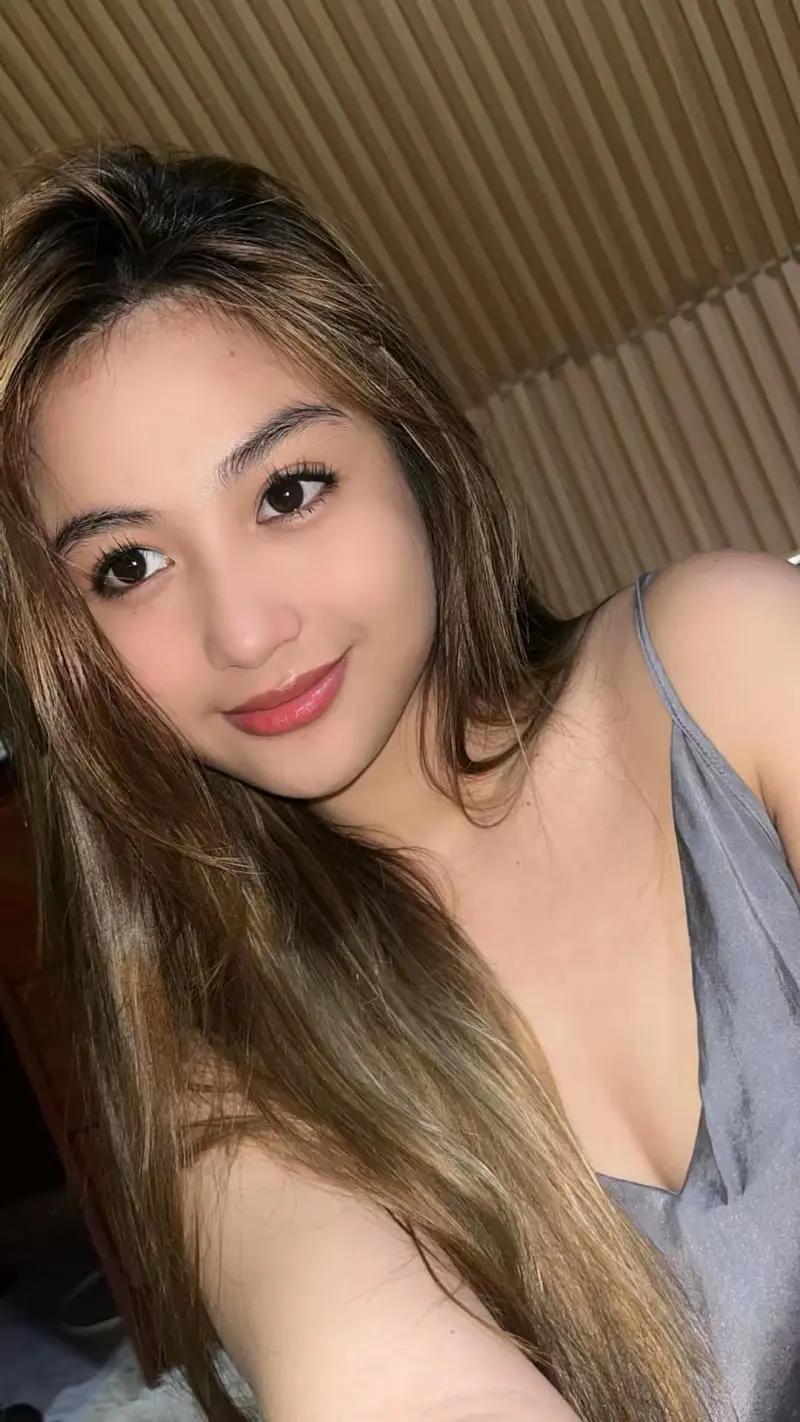 johofe3183 (18) female from GB - sexting partner