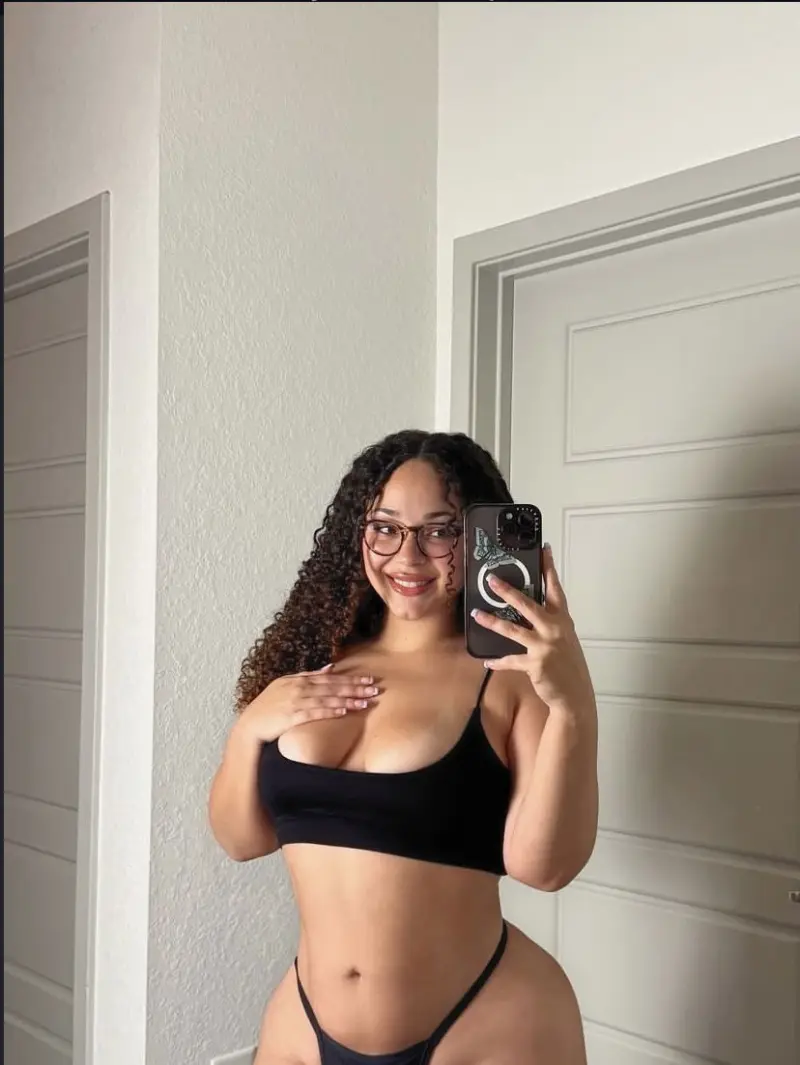 jojesij548 (21) female from US - sexting partner