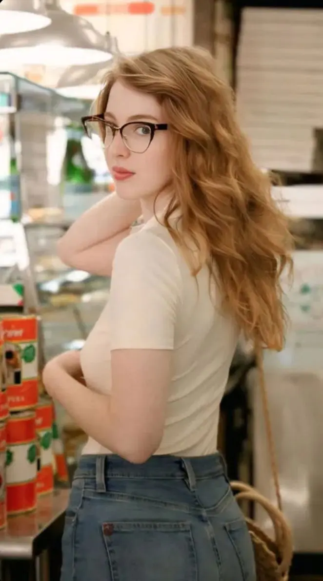 jojohhg (18) female from ES - sexting partner