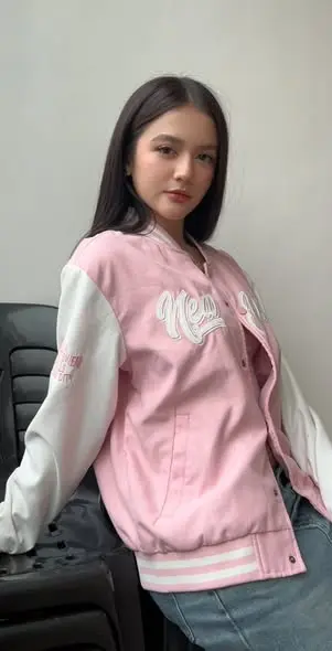 jojonos554 (18) female from GB - sexting partner