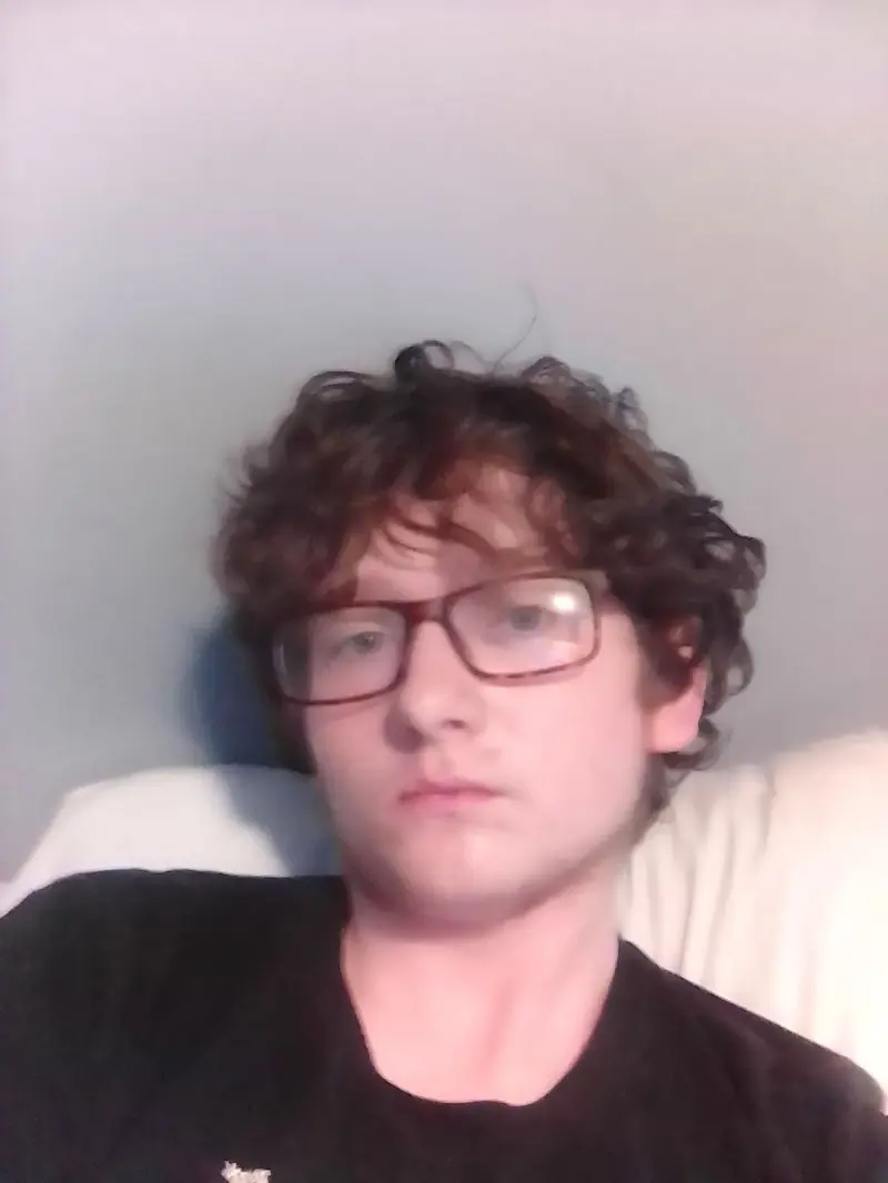 joshaupetrie25 (18) male from US - sexting partner