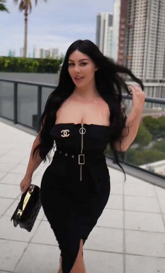 jotop59725 (18) female from SH - sexting partner