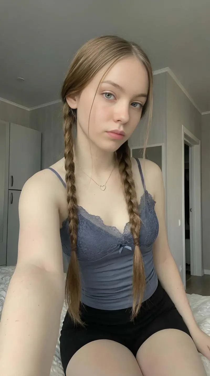 jovov42909 (21) female from GB - sexting partner