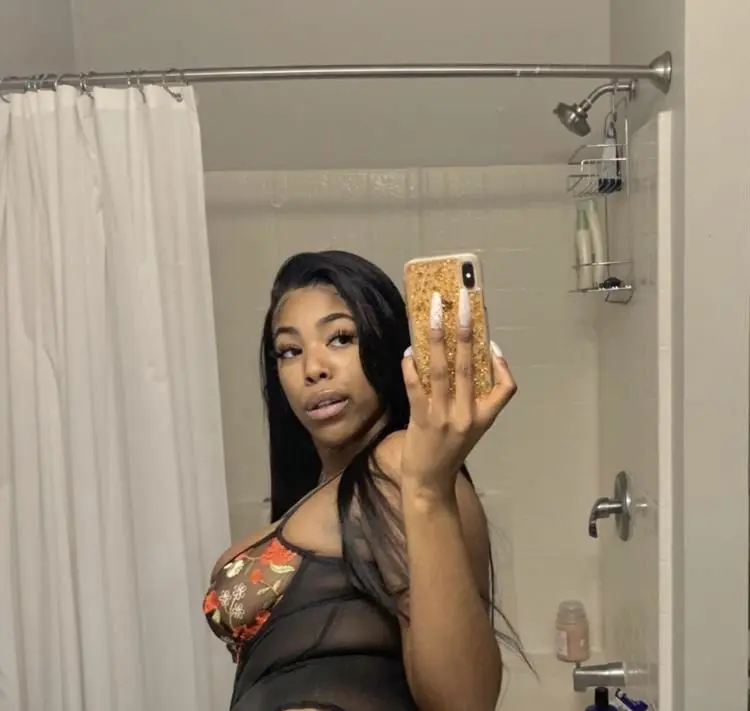 jowisi9216 (18) female from US - sexting partner