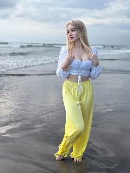 joyero8513 (18) female from GB - sexting partner