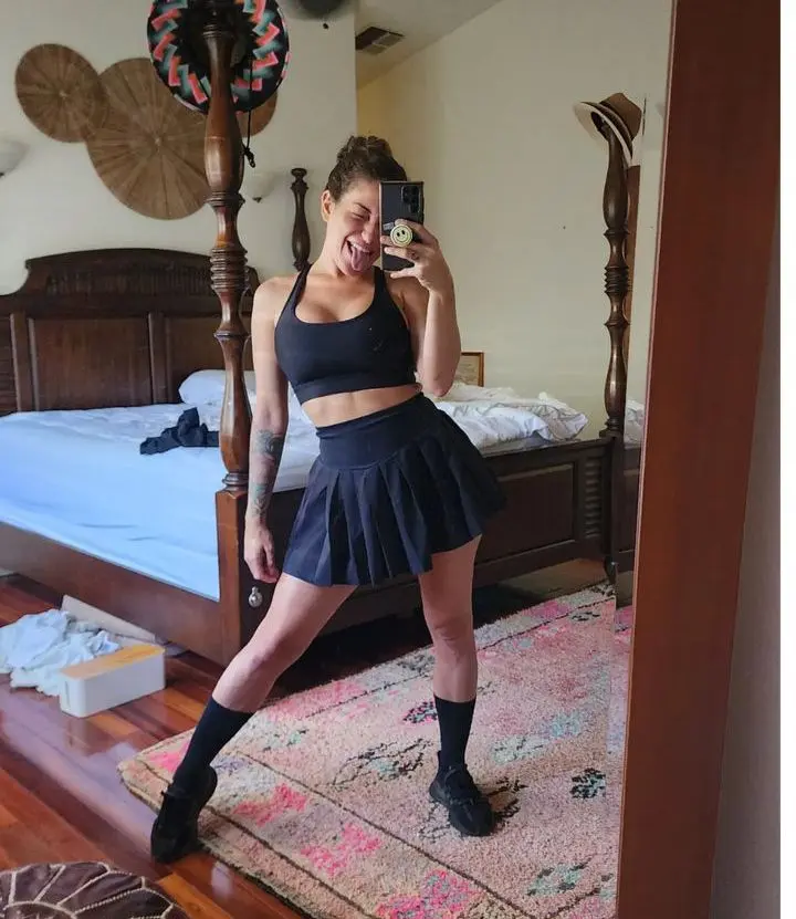 js0502386 (25) female from CA - sexting partner